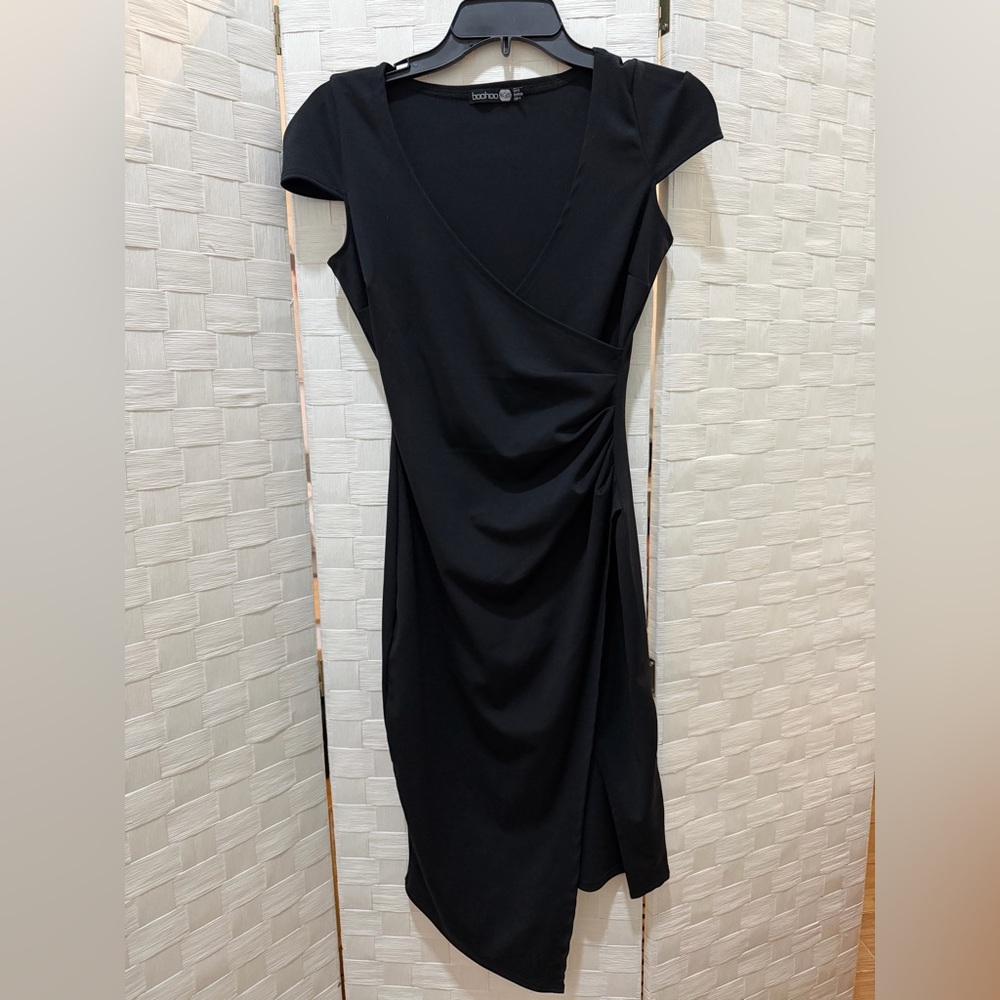 Boohoo Black V-Neck Split Dress